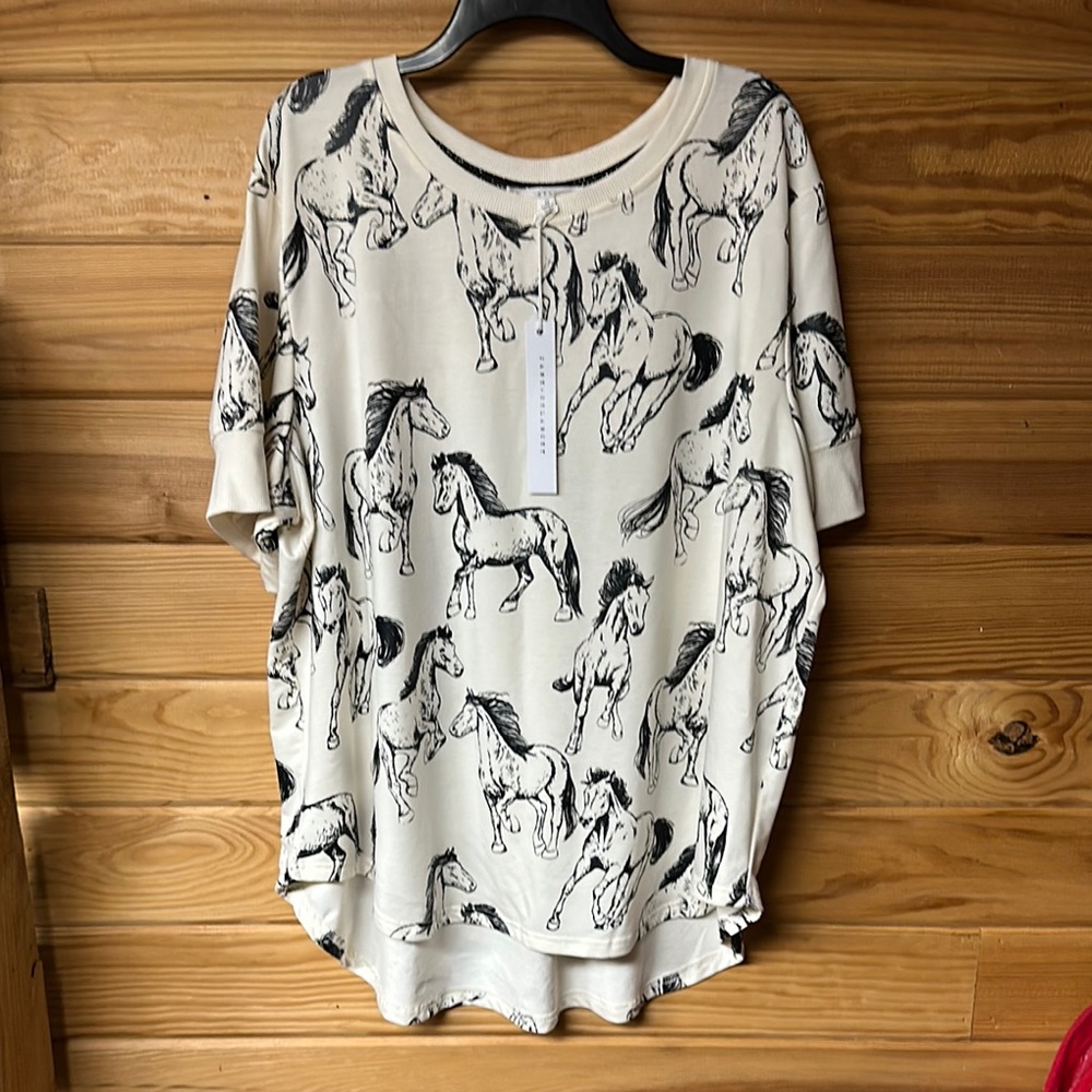 Jane + Delancey - NEW - Women's Plus Cream Horse Print Top Tunic Size 2X